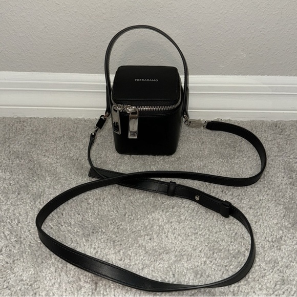 Salvatore Ferragamo Leather Micro
(NWT Mini Crossbody Bag in Black